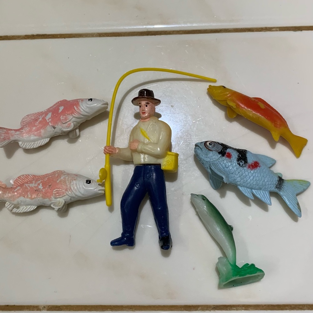 Vintage 1970’s Plastic Fishing Toy Set